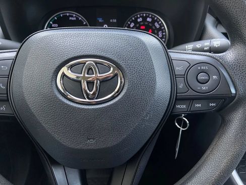 Used 2022 Toyota RAV4 LE AWD/4WD image 14