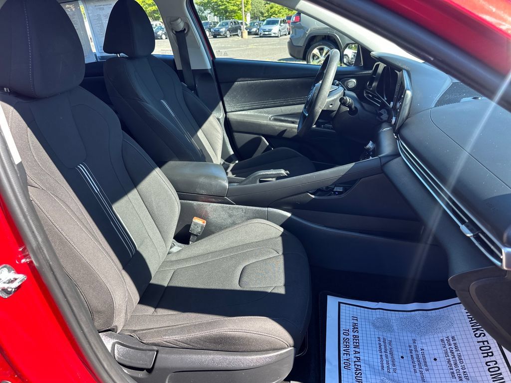 Used 2022 Hyundai Elantra SEL FWD image 21