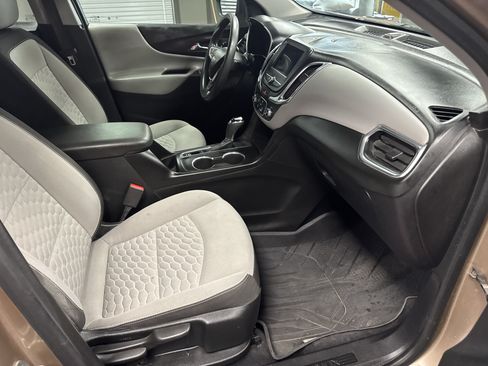Used 2019 Chevrolet Equinox LS w/ LPO, Floor Liner Package FWD image 11