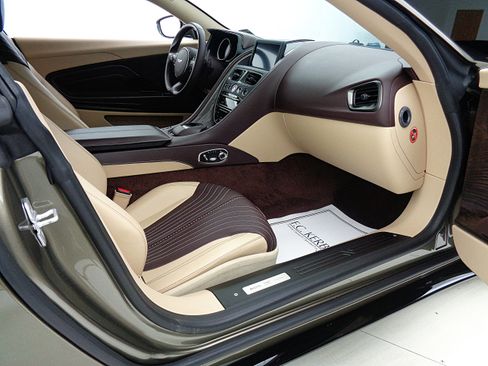 Used 2018 Aston Martin DB11 V12 image 24