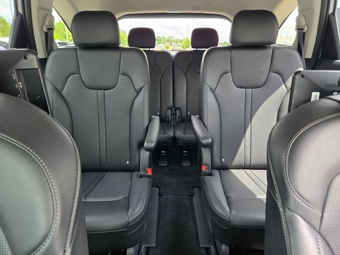 Used 2025 Kia Sorento EX w/ Panoramic Sunroof Package FWD image 13