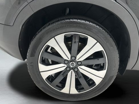 Used 2023 Volvo C40 Recharge Core AWD/4WD image 9
