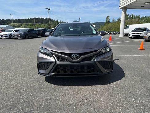 Used 2024 Toyota Camry SE FWD image 7