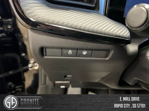 New 2026 Nissan Kicks SR w/ SR Premium Package AWD/4WD image 32