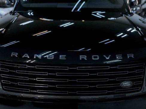 Used 2025 Land Rover Range Rover SE image 15
