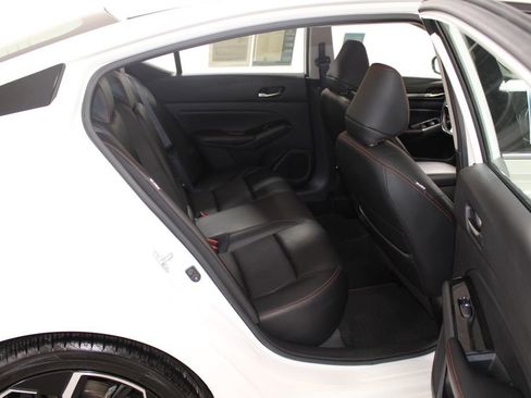 Used 2024 Nissan Altima 2.5 SR image 29