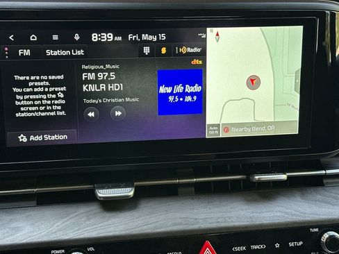 Used 2022 Kia Carnival EX FWD image 19