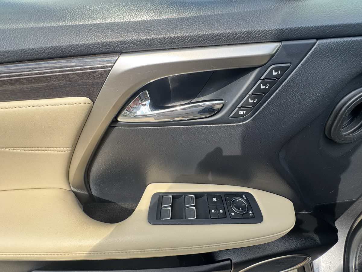 Used 2021 Lexus RX 350L Luxury w/ Accessory Package FWD image 12