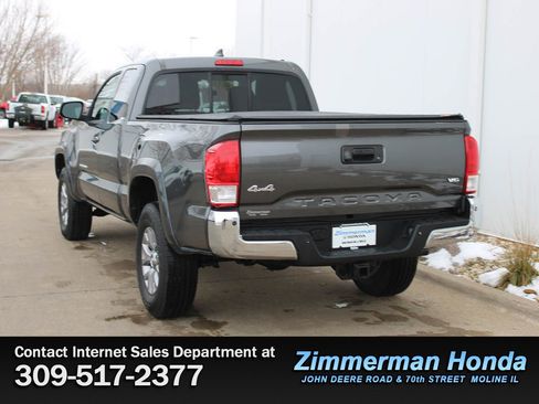 Used 2017 Toyota Tacoma SR5 w/ Tow Package image 25