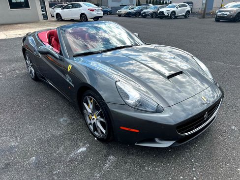 Used 2012 Ferrari California image 35