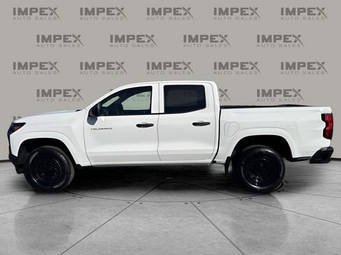 Used 2023 Chevrolet Colorado W/T image 2