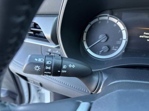 Used 2024 Toyota Highlander LE image 26