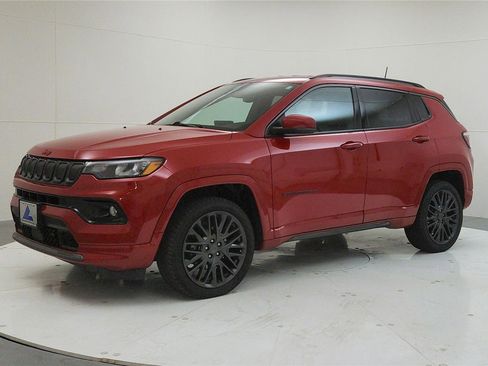 Used 2022 Jeep Compass Limited image 3