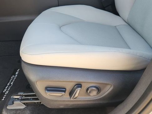 Used 2026 Toyota Grand Highlander XLE image 17