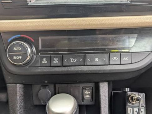 Used 2014 Toyota Corolla LE FWD image 34
