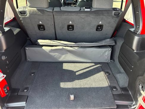Used 2024 Jeep Wrangler Unlimited Sport AWD/4WD image 12