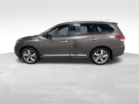 Used 2016 Nissan Pathfinder Platinum FWD image 11