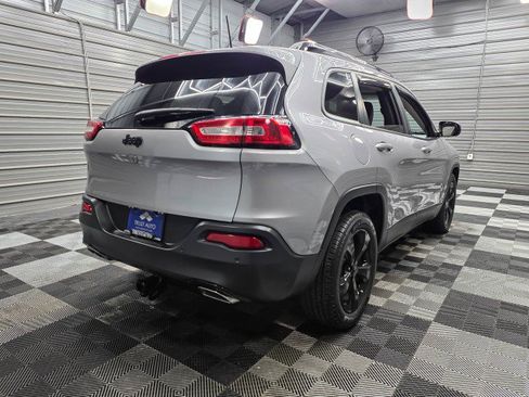 Used 2017 Jeep Cherokee High Altitude FWD image 5