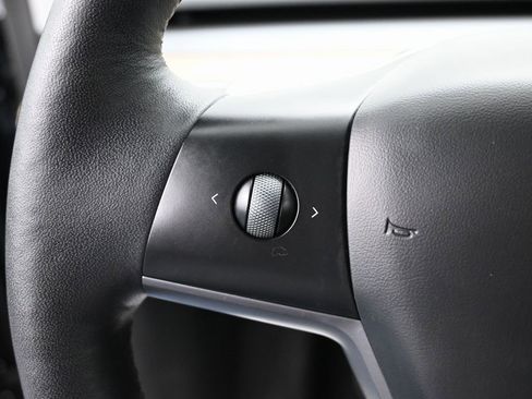 Used 2023 Tesla Model Y Long Range image 15