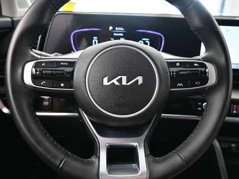 Used 2025 Kia Sportage EX image 29