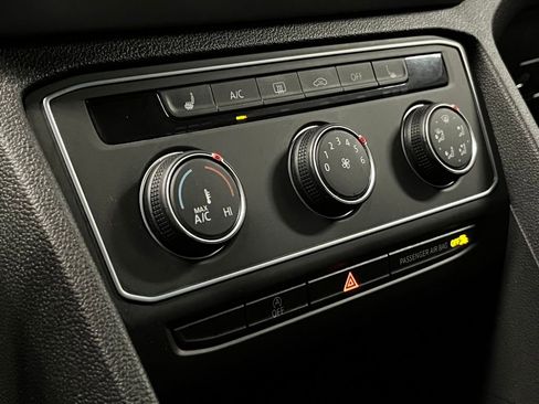 Used 2022 Volkswagen Atlas Cross Sport SE image 10