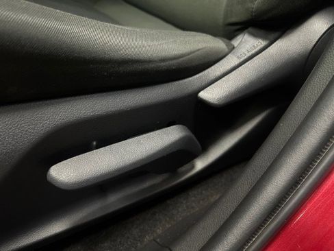 Used 2020 Toyota RAV4 LE image 30