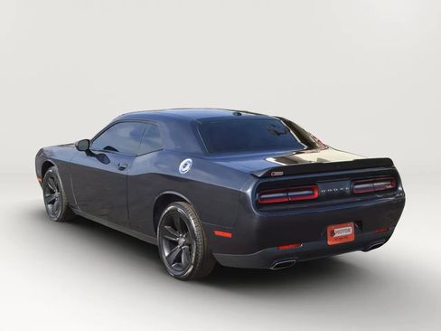 Used 2019 Dodge Challenger SXT RWD image 3