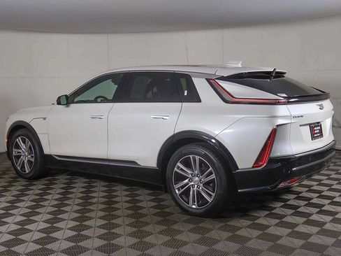 Used 2024 Cadillac Lyriq Tech RWD image 9