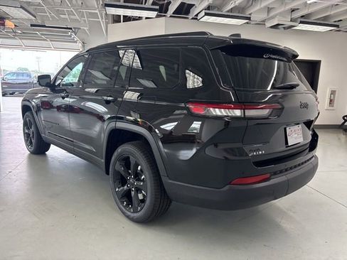 New 2025 Jeep Grand Cherokee L Limited w/ Black Appearance Package image 5