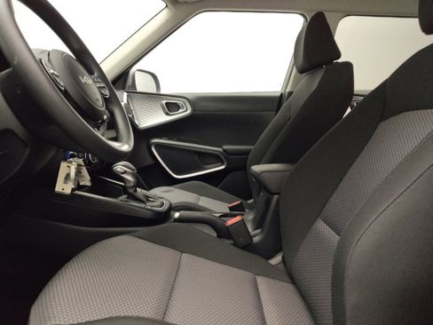 Used 2025 Kia Soul S image 17