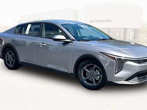 Used 2025 Kia K4 FWD image 3