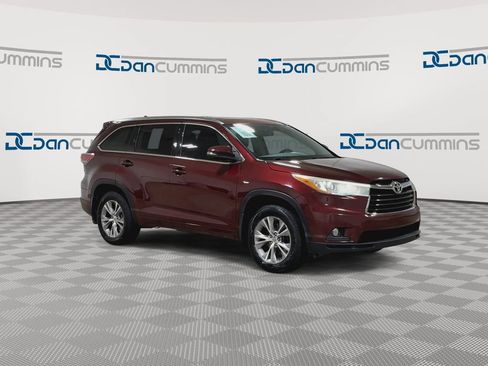 Used 2015 Toyota Highlander XLE AWD/4WD image 3