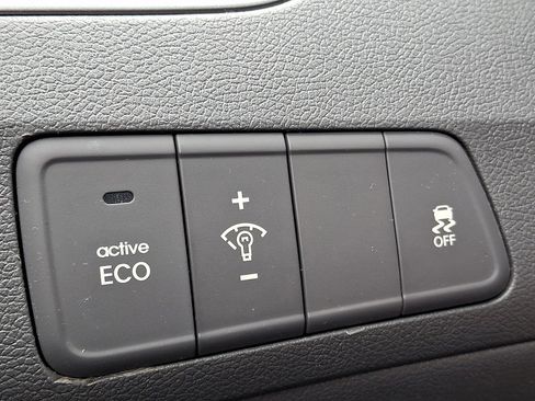 Used 2013 Hyundai Elantra GLS w/ Preferred Pkg FWD image 25