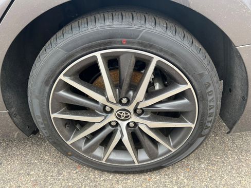 Used 2023 Toyota Camry XLE image 9