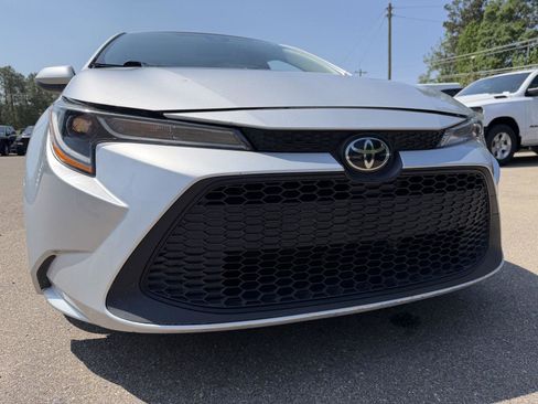 Used 2022 Toyota Corolla LE FWD image 22