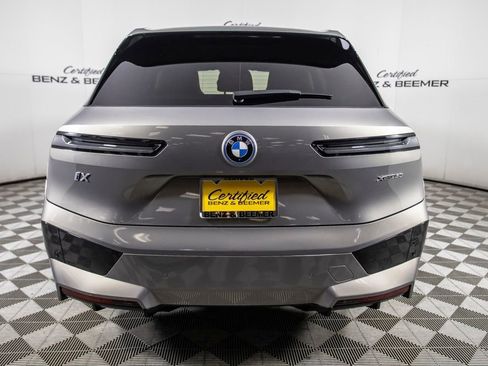 Used 2023 BMW iX xDrive50 w/ Sport Package image 7