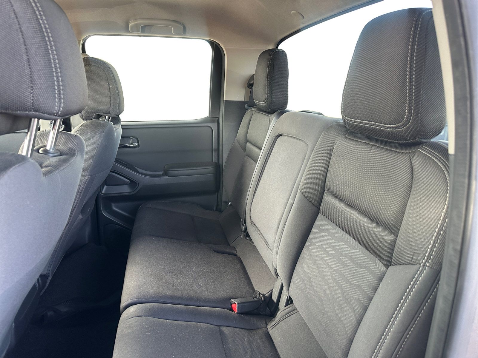 Used 2024 Nissan Frontier SV RWD image 13