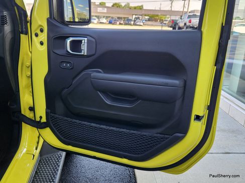 Used 2023 Jeep Wrangler Sport AWD/4WD image 38