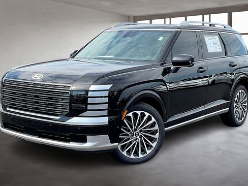 New 2026 Hyundai Palisade Calligraphy FWD image 2