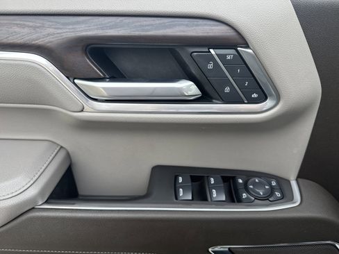 Used 2025 GMC Sierra 1500 SLT image 9