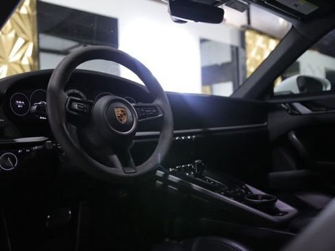 Used 2020 Porsche 911 Carrera RWD image 14