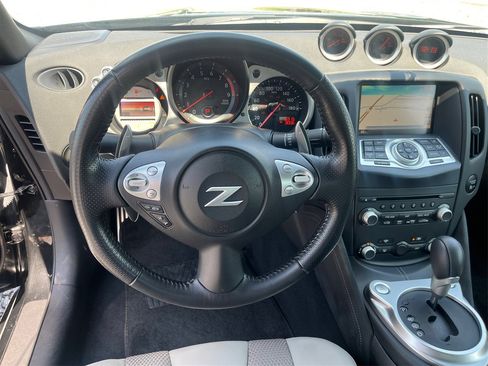 Used 2011 Nissan 370Z Touring w/ Sport Pkg image 15