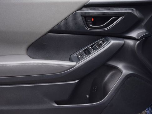 Used 2024 Subaru Crosstrek 2.0i Premium image 25