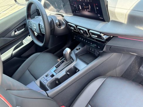 New 2026 Nissan Sentra SR FWD image 8