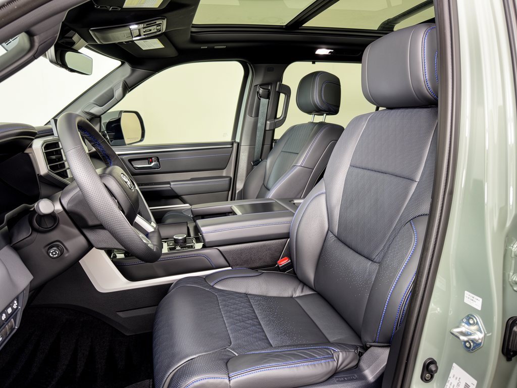 Used 2025 Toyota Sequoia Capstone AWD/4WD image 5