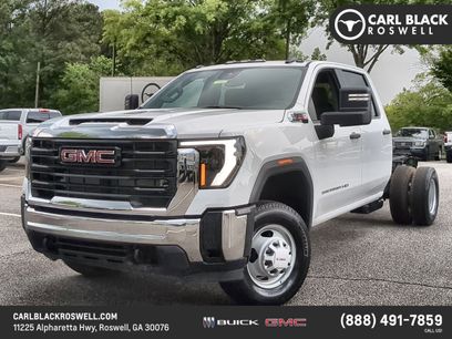 New 2025 GMC Sierra 3500 Pro w/ Convenience Package