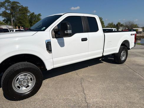 Used 2022 Ford F250 XL w/ Power Equipment Group image 4