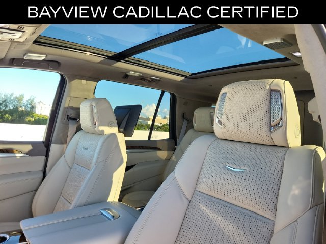 Used 2025 Cadillac Escalade Premium Luxury Platinum AWD/4WD image 27