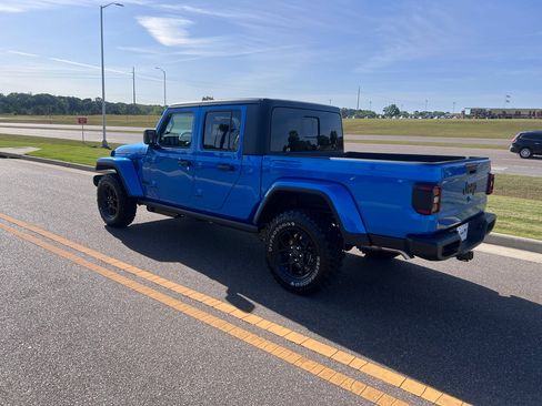 New 2026 Jeep Gladiator Sport AWD/4WD image 10