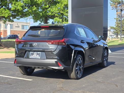 New 2026 Lexus UX 300h FWD w/ Cold Area Package image 4